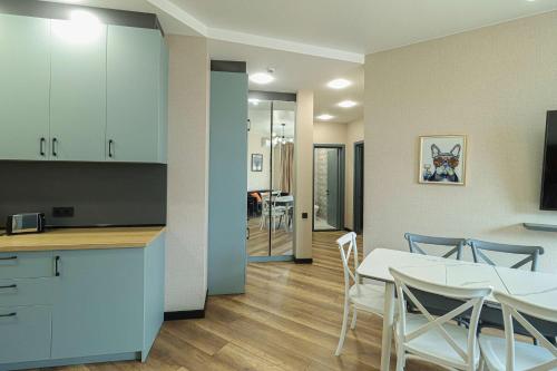 Luxurious 3BR Apartment W Stunning views