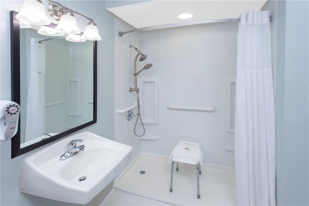 Baymont by Wyndham Grand Haven - photo 16