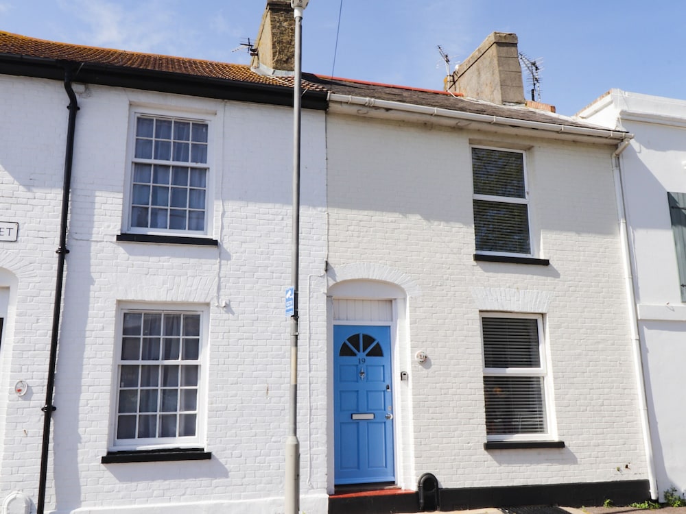 Poppy Cottage — 4-Star Luxury Hotel in Deal, United Kingdom