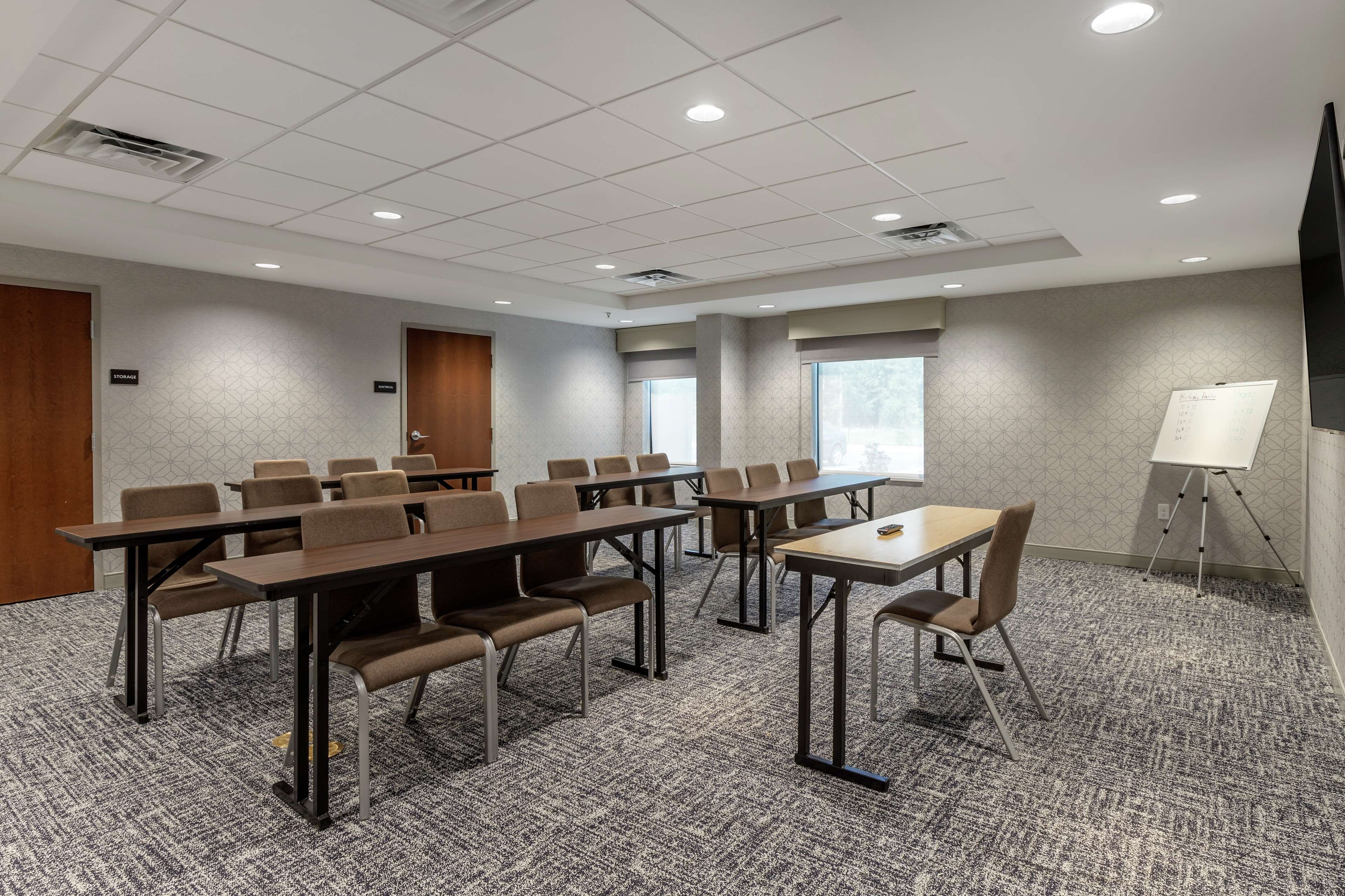Hampton Inn Camden - photo 17