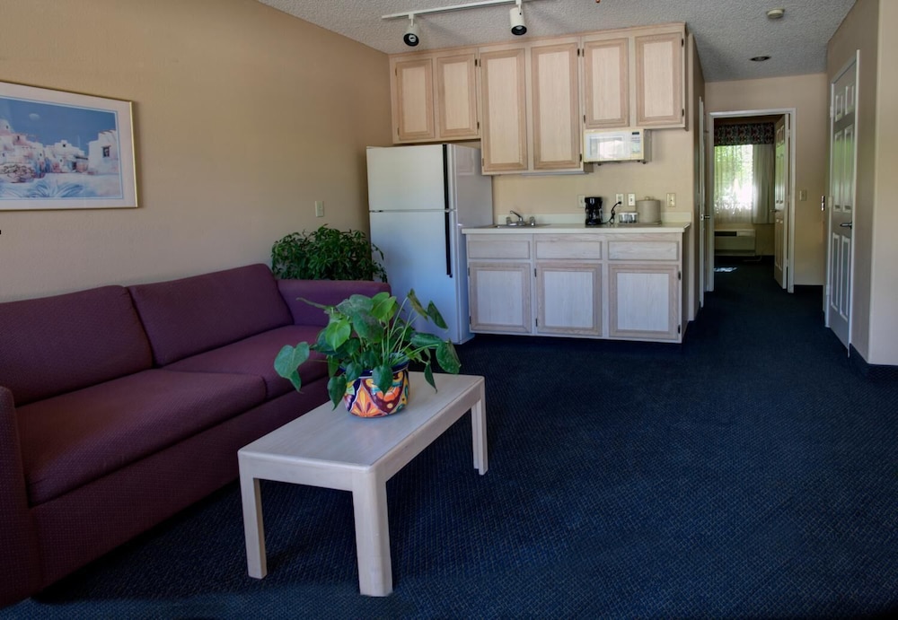 Calipatria Inn And Suites - photo 13