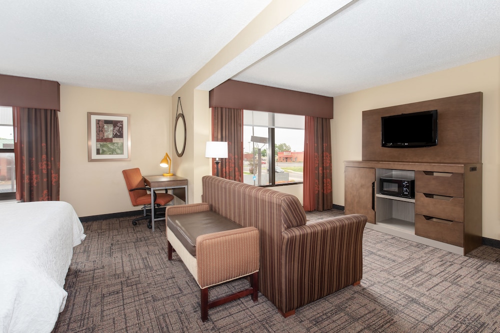 Hampton Inn Jonesboro - photo 8
