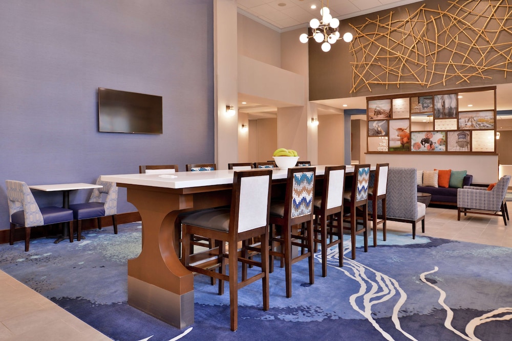 Hampton Inn & Suites Legacy Park Frisco - photo 47