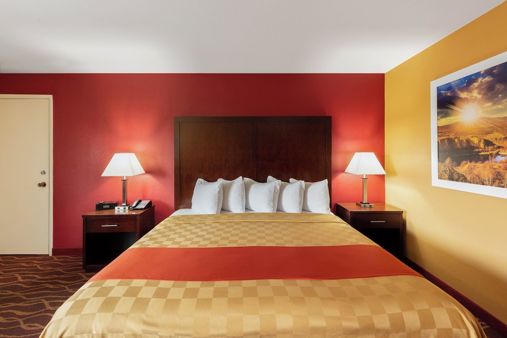 Rosewood Inn and Suites - photo 5