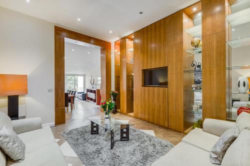 Care Property London Apartments — 4-Star Luxury Hotel in London, United Kingdom