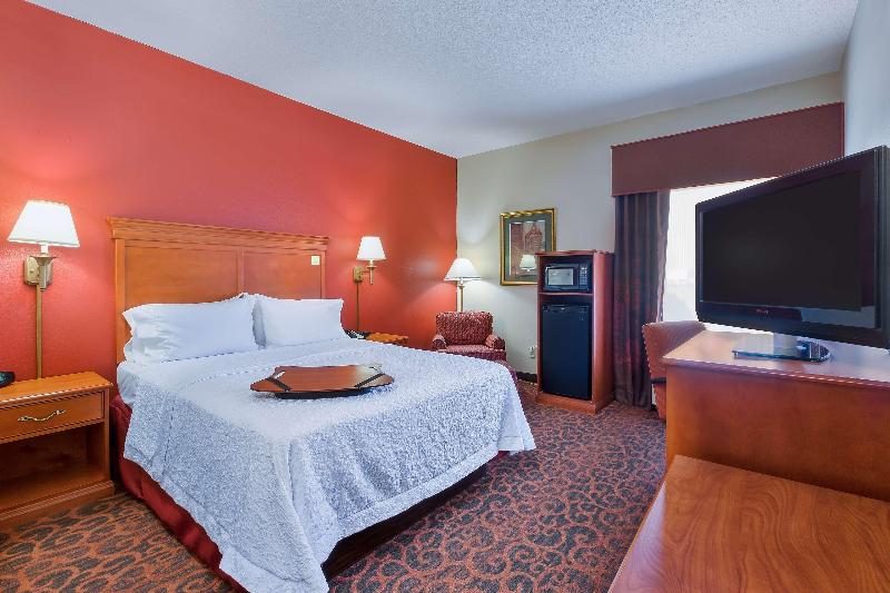Hampton Inn Marion - photo 13