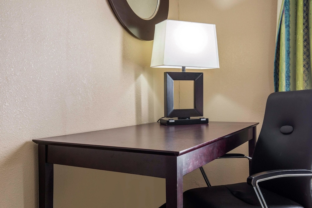 Quality Inn & Suites Arnold St Louis - photo 34
