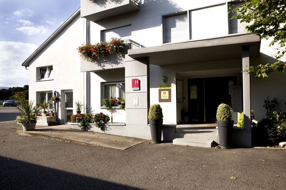 Au Lion d’Or pet-friendly hotel Burnhaupt-Le-Haut