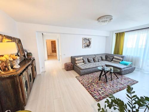Spacious 2BR Oasis Modern Comfort near Parks & Malls — 4-Star Luxury Hotel in Bucharest, Romania