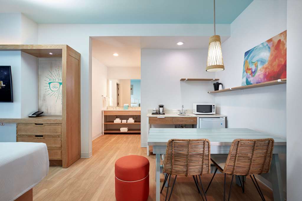 Universal's Endless Summer Resort Surfside Inn and Suites - photo 34