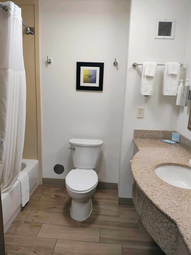 Summit Suites - photo 21