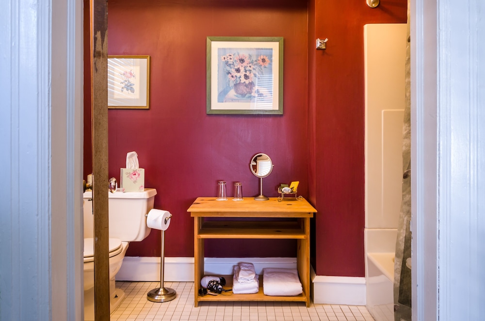 Carisbrooke Inn - photo 23