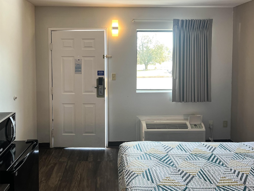 Motel 6 Ozark AR - photo 5