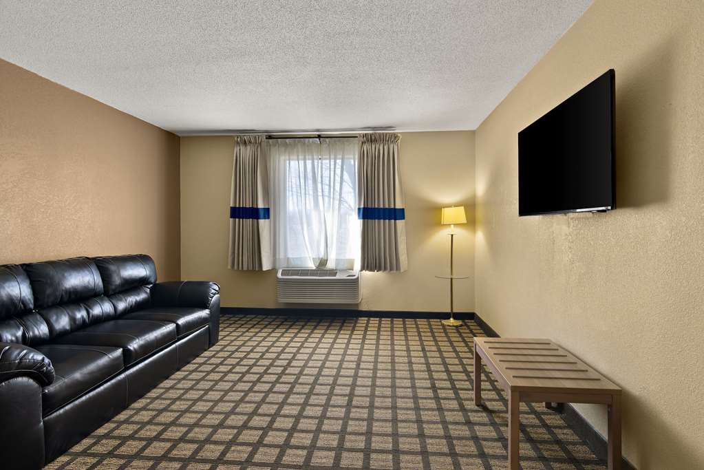 Clarion Pointe Bloomington Normal I 55 University - photo 23