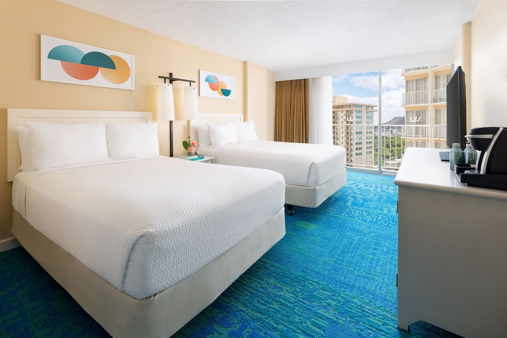 The Twin Fin Hotel - photo 21