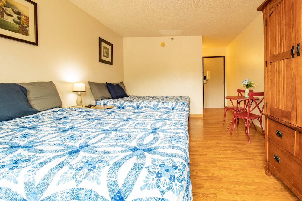 Motel 229 @ Garden of the Gods - photo 12