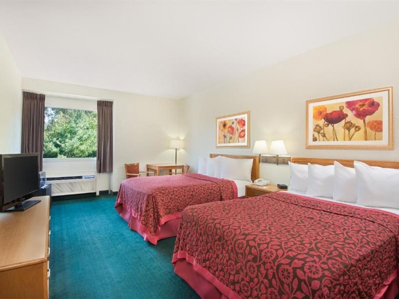 Days Inn by Wyndham Fremont - photo 7