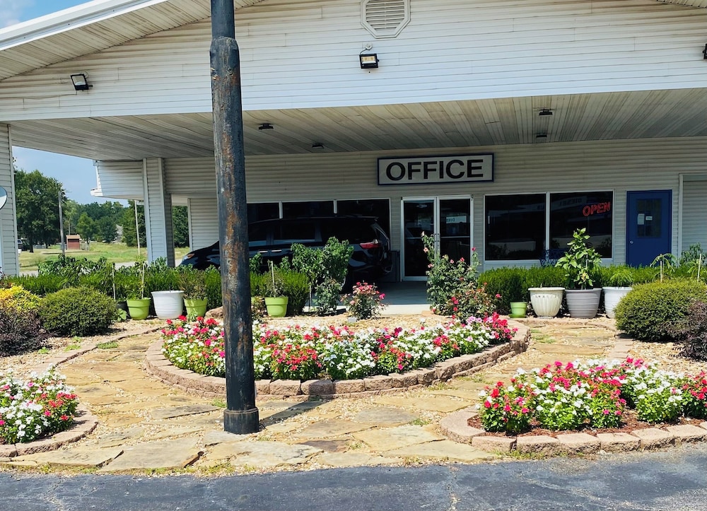 Sallisaw Inn - photo 24