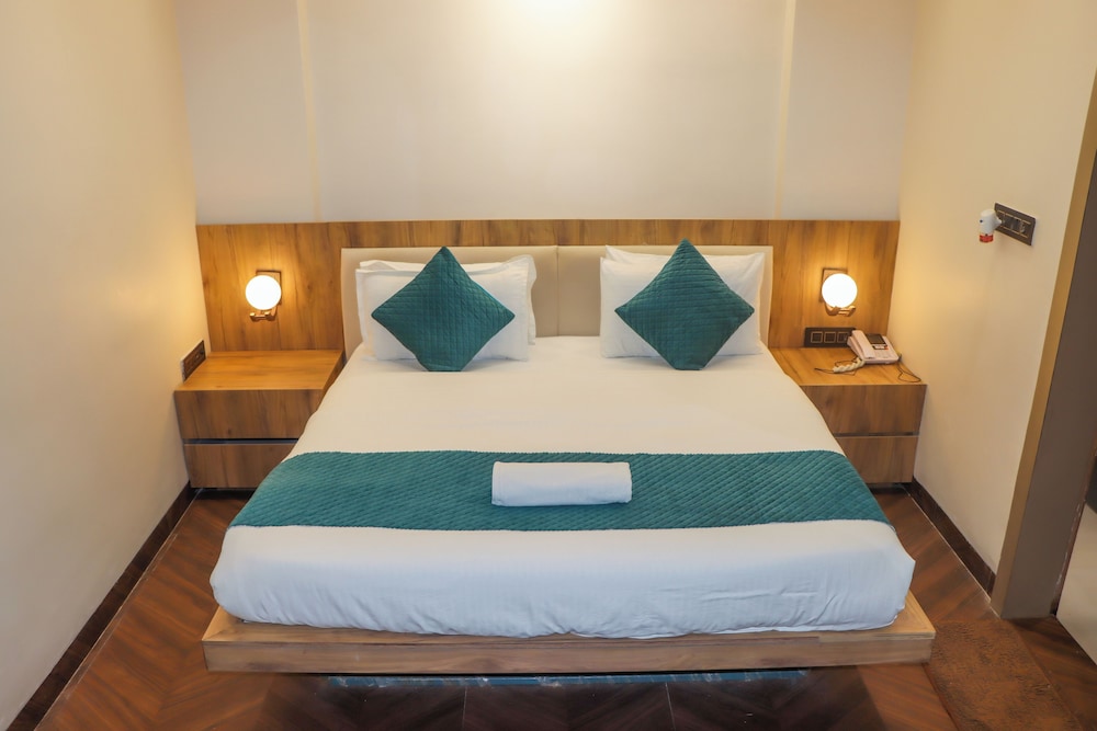 Narrow Gauge Hotel — Bareilly — photo 4
