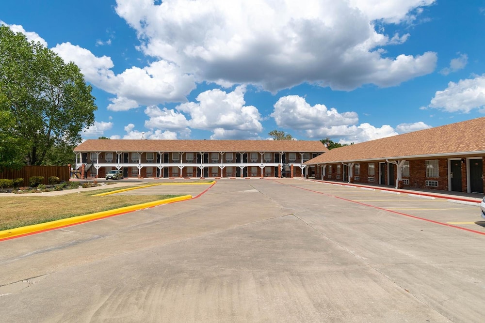 Countryside Inn — hotel in Wharton