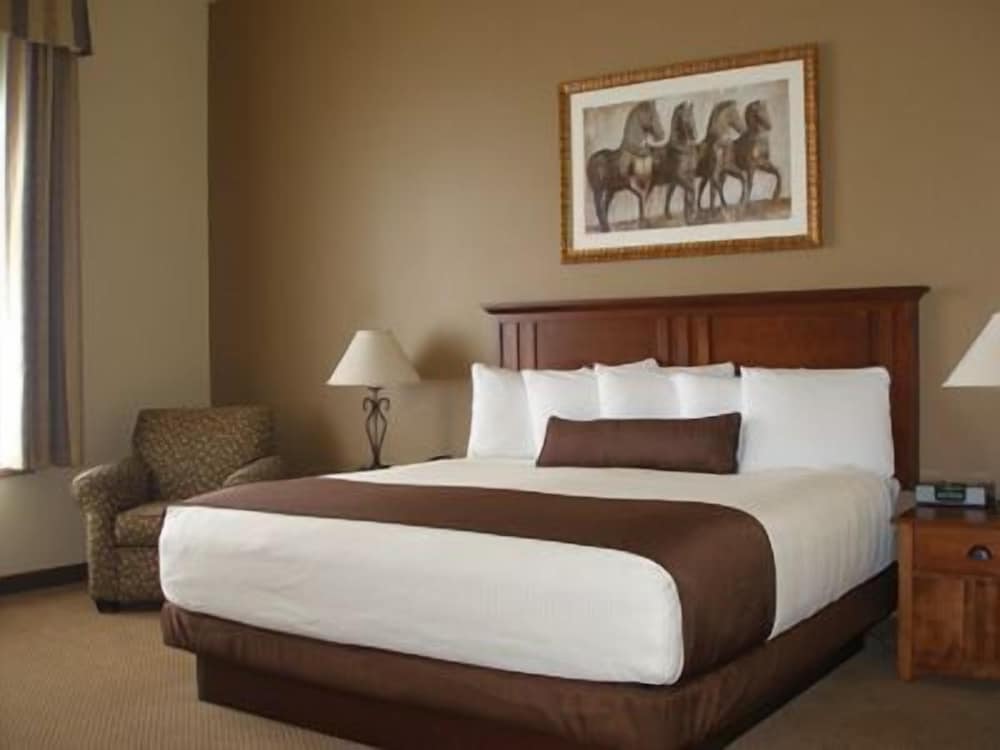 Casper C'mon Inn Hotel & Suites - photo 12