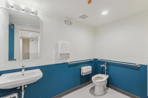 Meco Hotel Hostel - photo 9