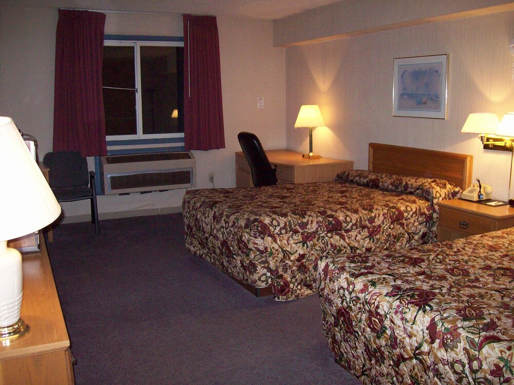 Courtesy Inn - photo 3
