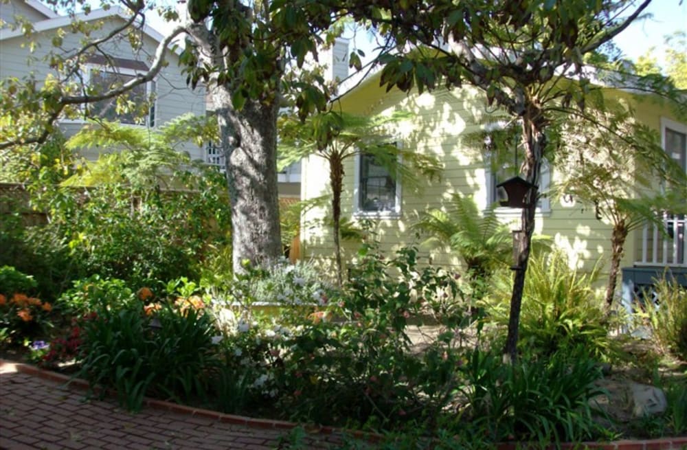 Secret Garden Inn and Cottages - photo 136
