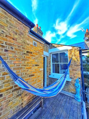 Elephant & Castle 2 bed Hammock Hangout — 4-Star Luxury Hotel in London, United Kingdom