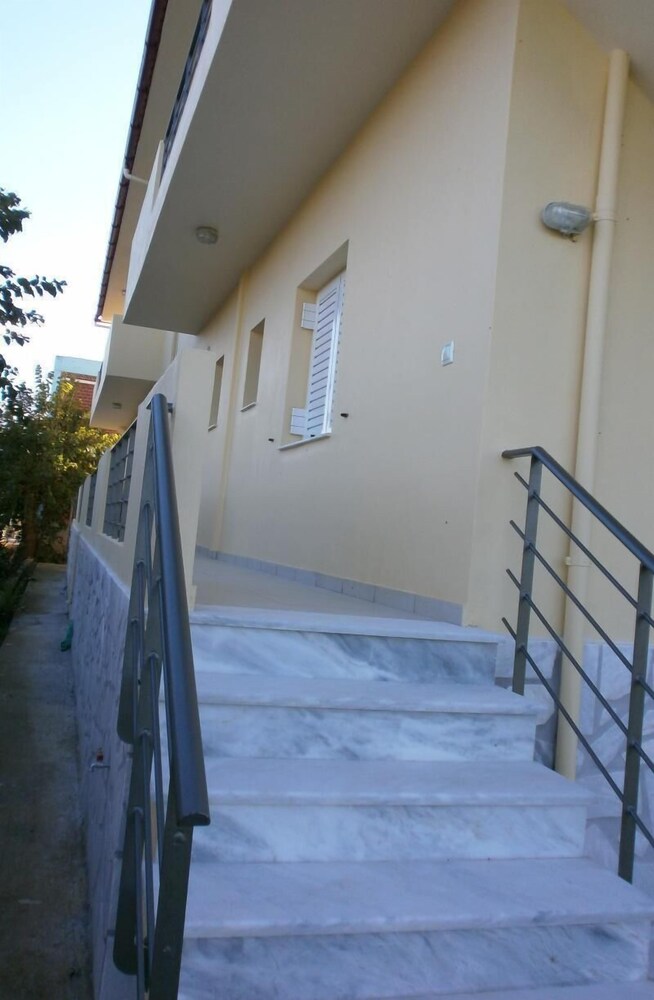 Artemis Marina Apartments — 4-Star Luxury Hotel in Politika, Greece