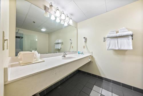 Bayshore Resort at Put in Bay - photo 4
