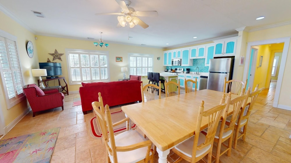 15 17th Street by Tybee Vacation Rentals — 4-Star Luxury Hotel in Tybee Island, United States