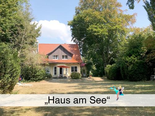 Haus am See Absolute Rarität gemütliches Haus mit privatem Seezugang — 4-Star Luxury Hotel in Wasserburg, Germany