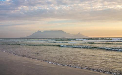 Complete self catering apartment close to the beach