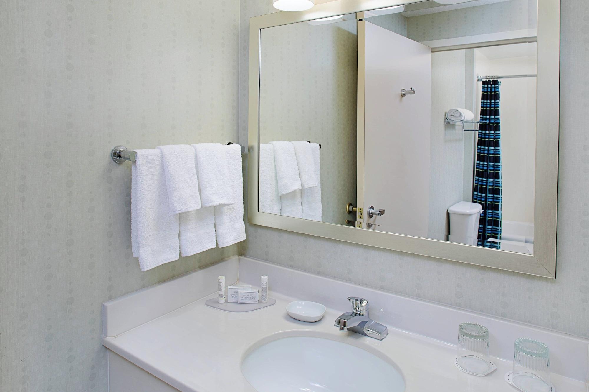 SpringHill Suites Manchester Boston Regional Airport - photo 30