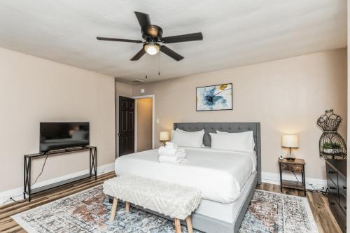 Beautifully designed two story property in Pittsburgh, United States