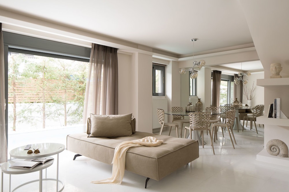 Pantelis Zisopoulos Condo Glyfada — 4-Star Luxury Hotel in Glyfada, Greece