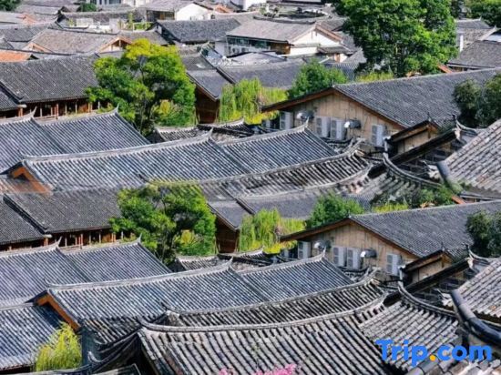 Lijiang Xiri Qinghuai Boutique Inn — 4-Star Luxury Hotel in Lijiang, People's Republic of China