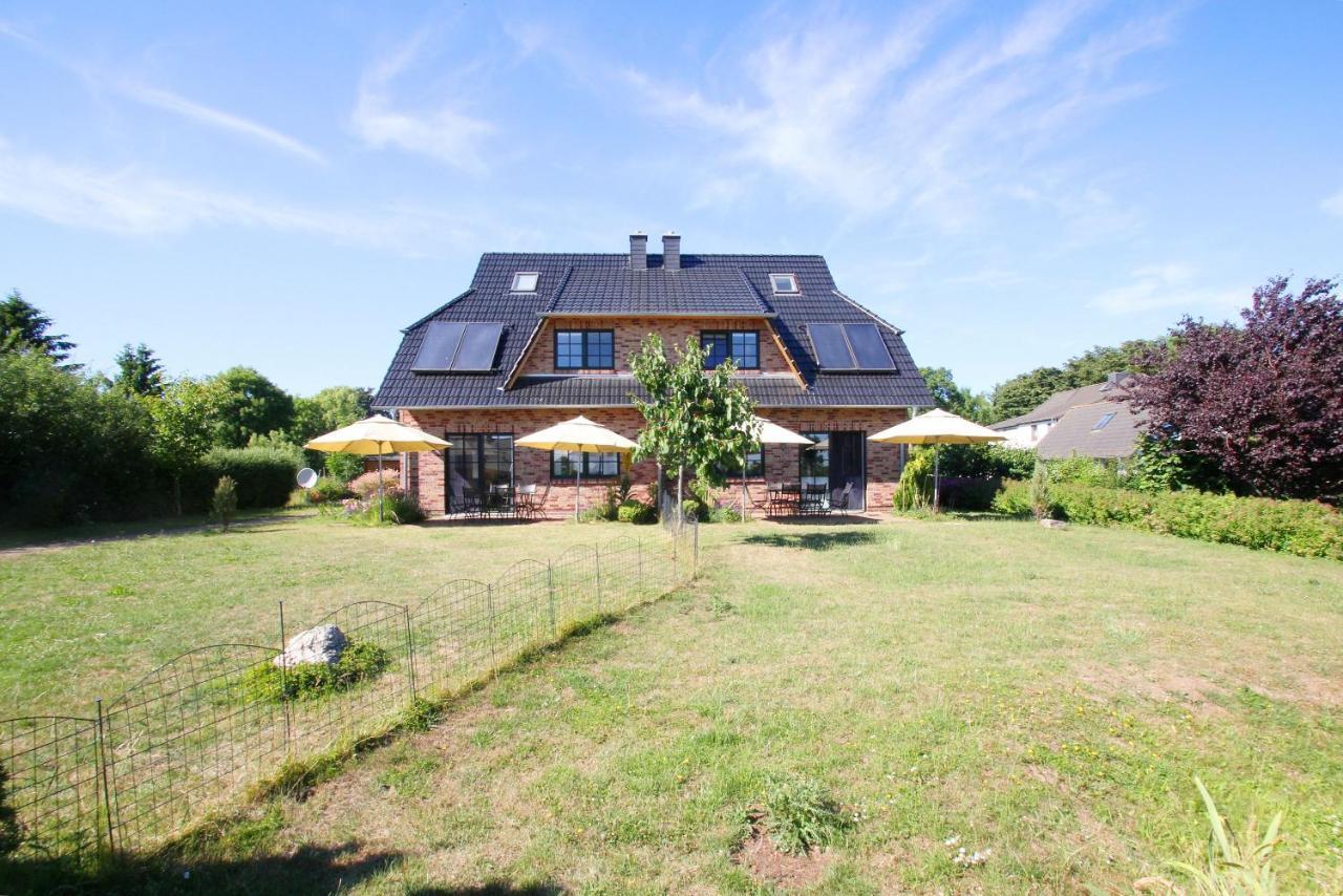 Ostseehaus Lea Doppelhaushalfte — hotel in Wiek