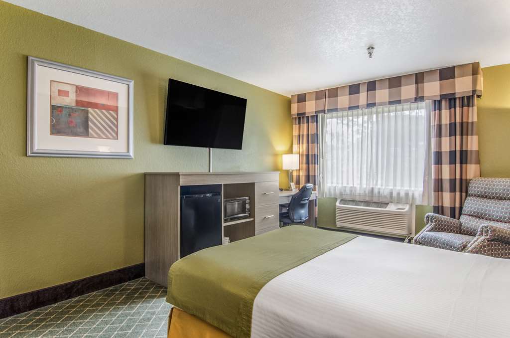 GuestHouse Inn & Suites Hotel Poulsbo - photo 13