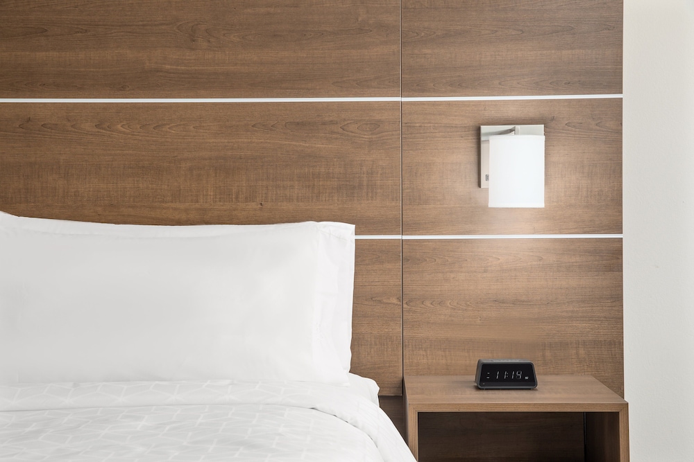Holiday Inn Express & Suites Palm Bay by IHG - photo 12