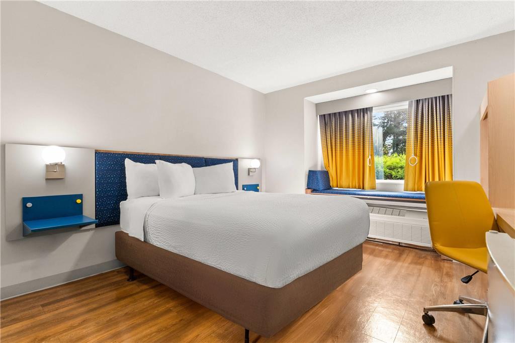 Microtel Inn & Suites by Wyndham Salisbury - photo 16