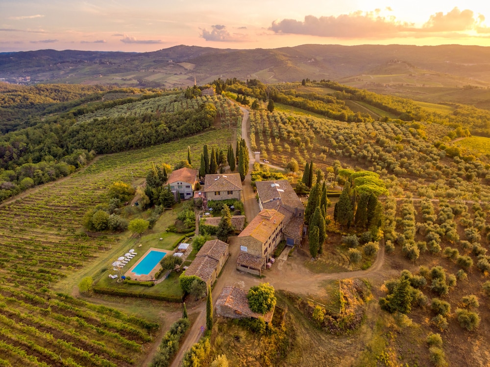 Fattoria Santo Stefano Agriturismo — 4-Star Luxury Hotel in Greve In Chianti, Italy