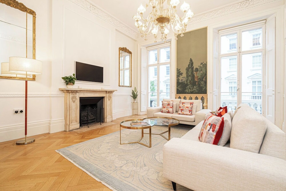 Beautiful Belgravia by Underthedoormat — 4-Star Luxury Hotel in London, United Kingdom