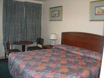 Coronado Inn - photo 9