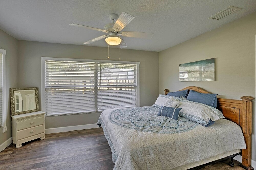 Dock and Beautiful Views Spacious Bellows Lake Gem — 4-Star Luxury Hotel in Tampa, United States