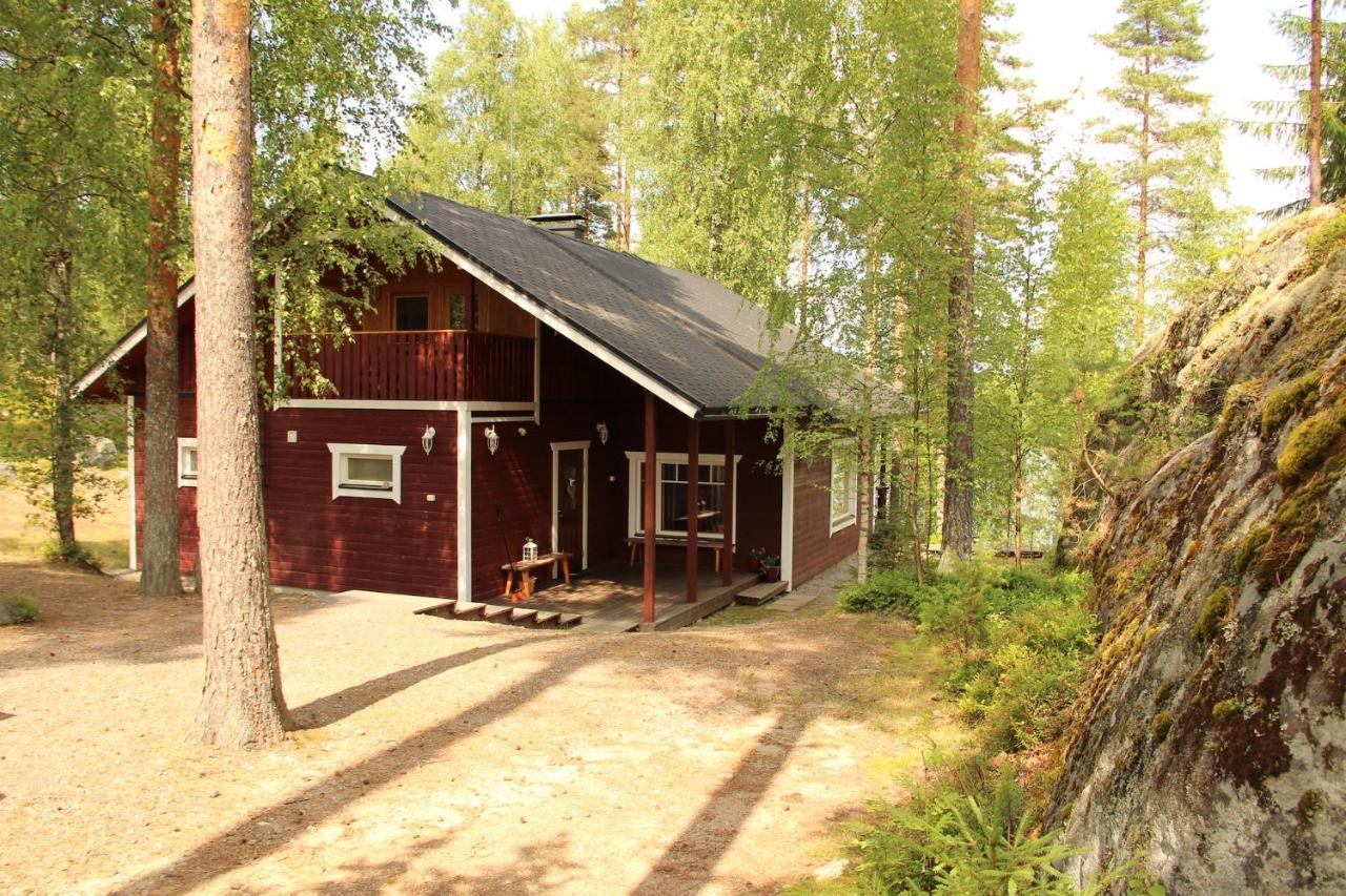 Villa Huvikalliola Laatulomat — 4-Star Luxury Hotel in Sulkava, Finland