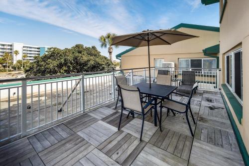 Seaspray Condos 202D — 4-Star Luxury Hotel in Fort Walton Beach, United States