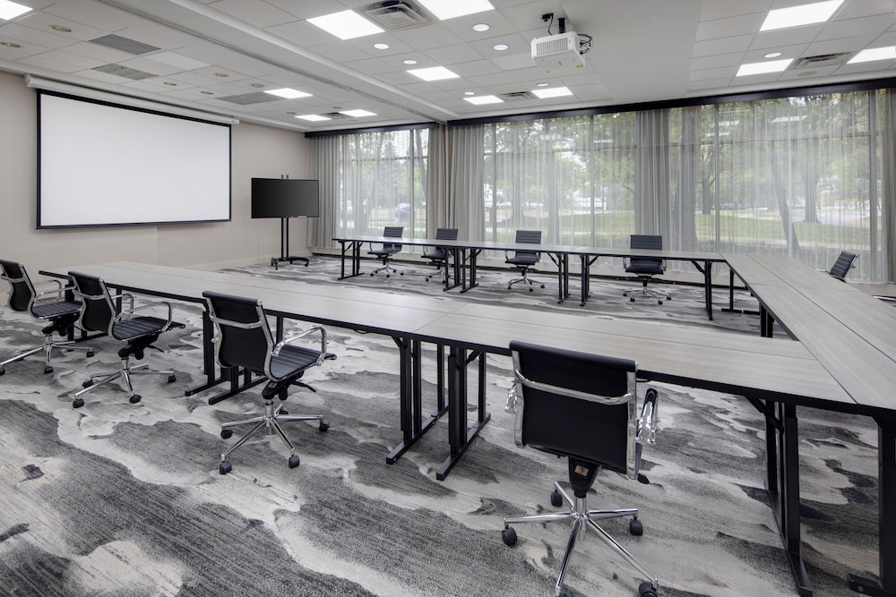 Embassy Suites by Hilton Detroit Troy Auburn Hills - photo 68