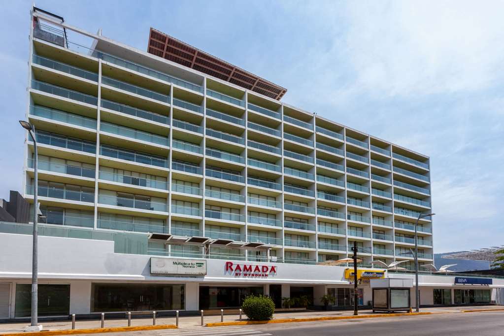 Ramada By Wyndham Acapulco Hotel & Suites — hotel in Acapulco De Juarez